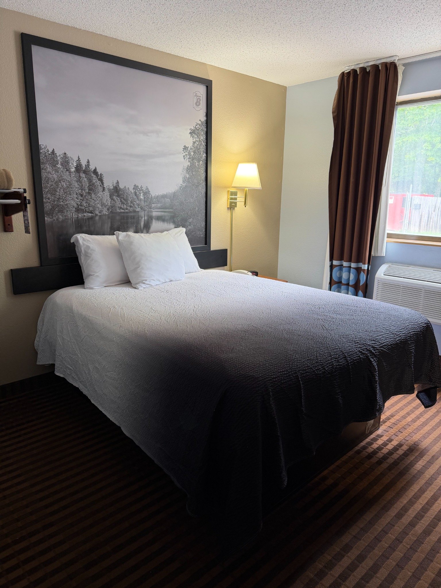 Guest room with one bed