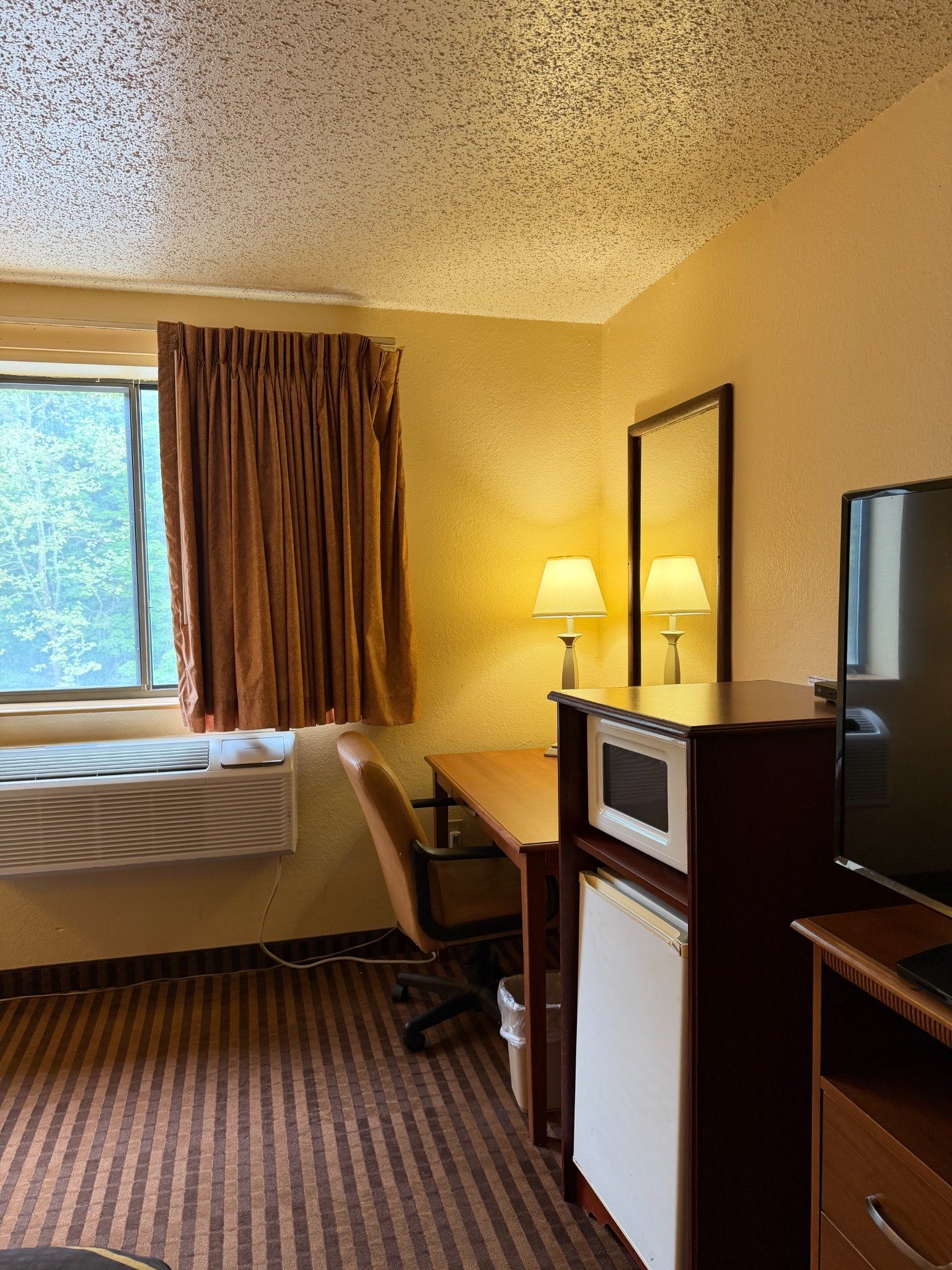 Room desk microwave and refrigerator